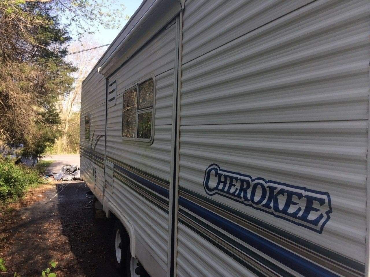 2000 Cherokee camper