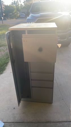 Cabinet organizer