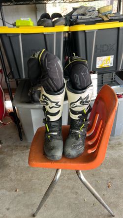 Dirt bike boots