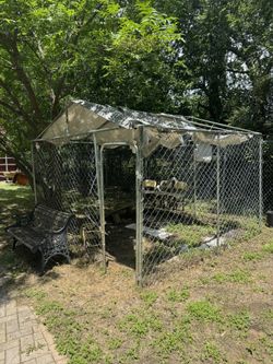 Dog Metal House