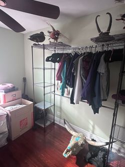 Expandable clothing wardrobe