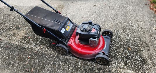 500 series Briggs and Stratton lawn mower