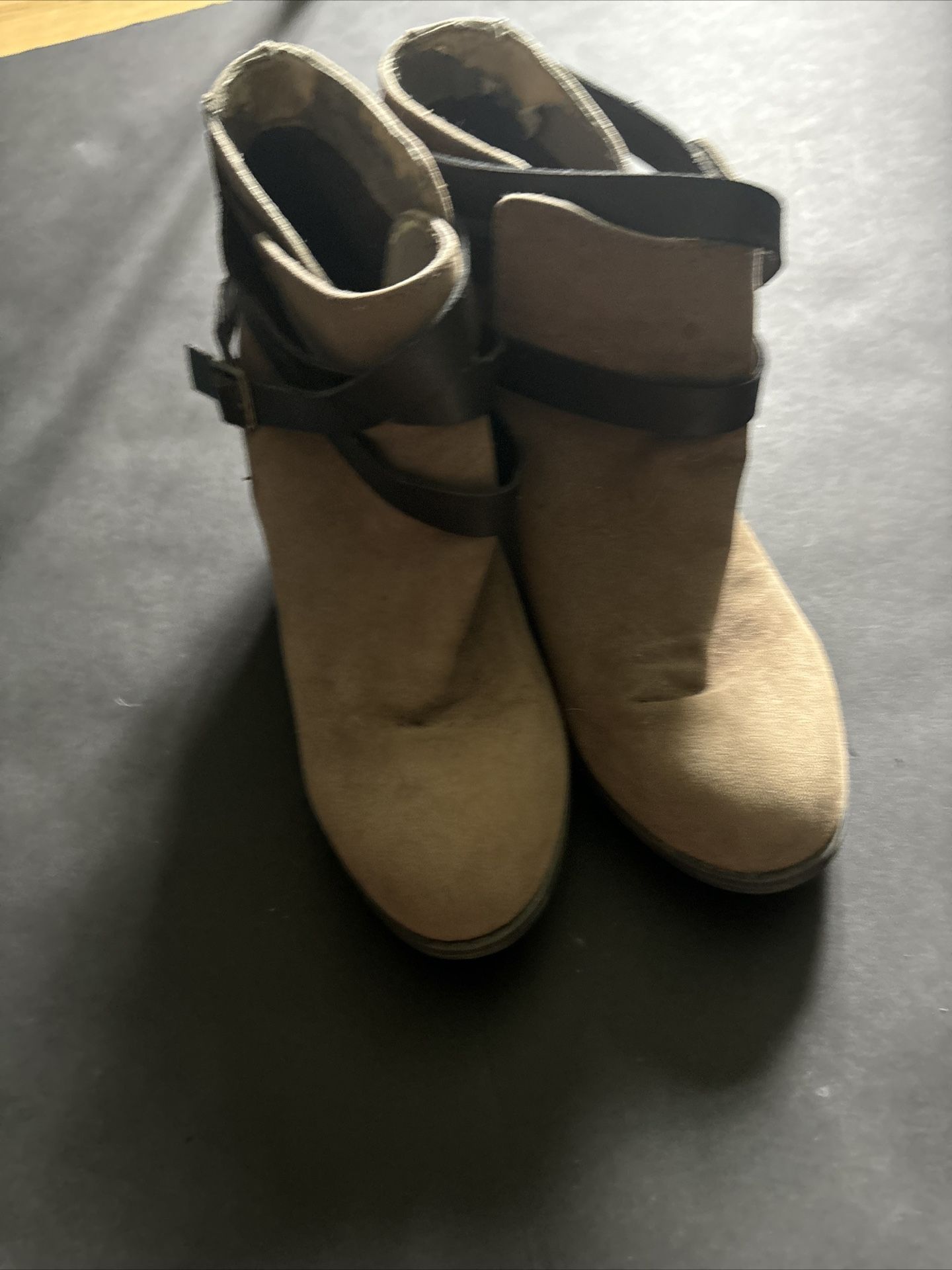 Target Mossimo Women's Size 7 1/2 Brown Suede Ankle Booties