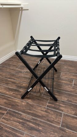 Luggage holder