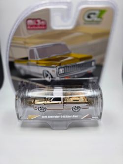 MiJo exclusive 1972 Chevy C10 Yellow Chase