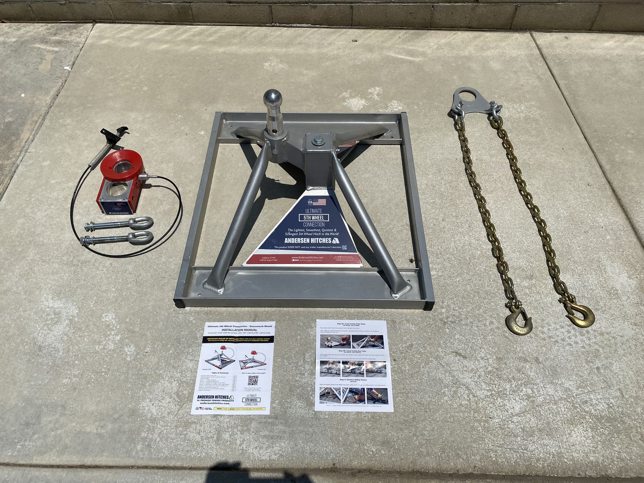 Andersen 5th Wheel Hitch w/ Safety Chain