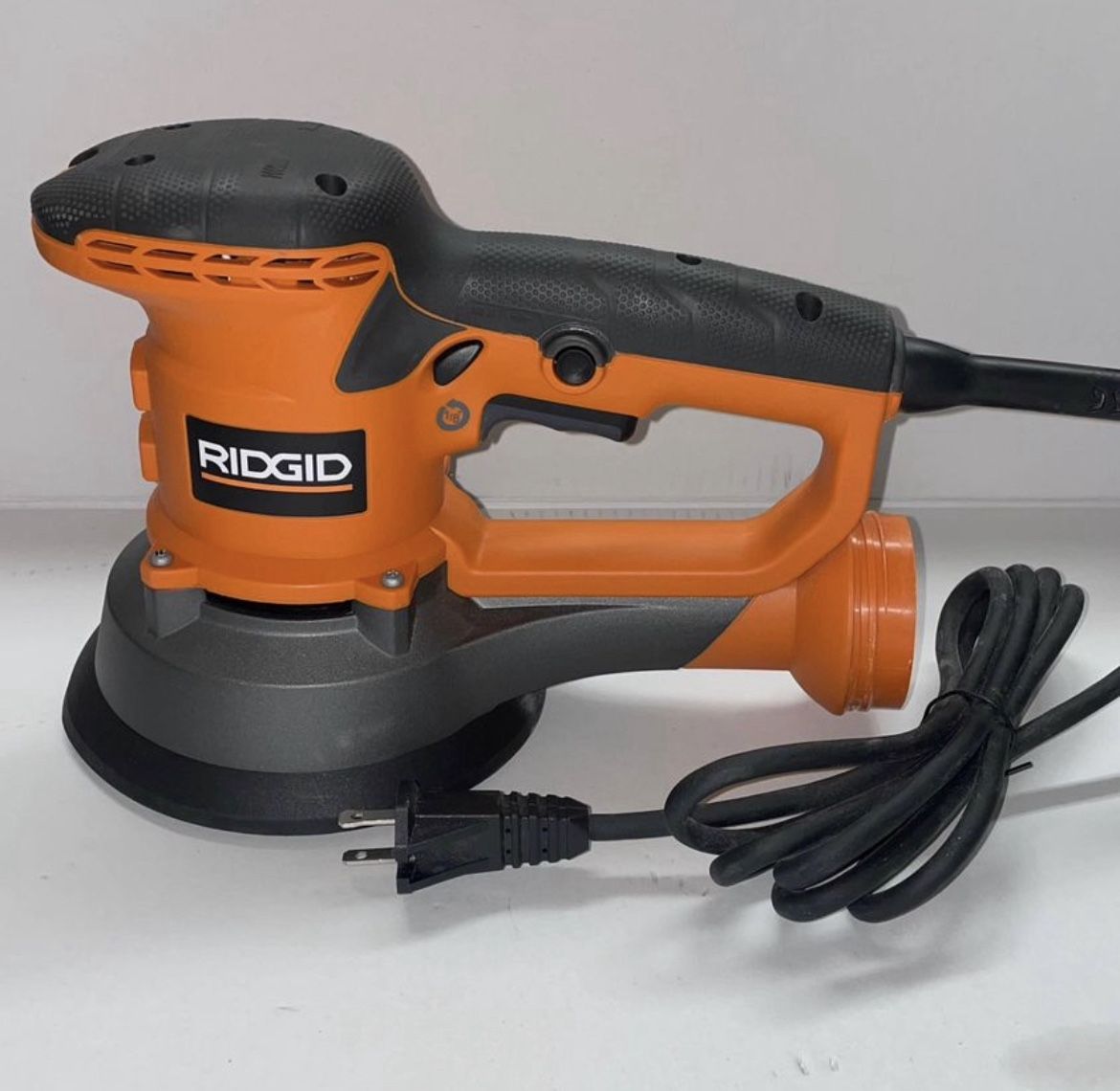 RIDGID 4 Amp Corded 6 in. Variable-Speed Dual Random Orbital Sander with AIRGUARD Technology