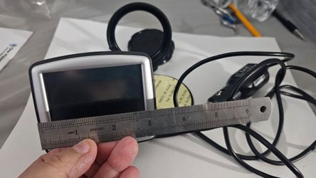 Tom Tom gps 3.5 screen with car charger