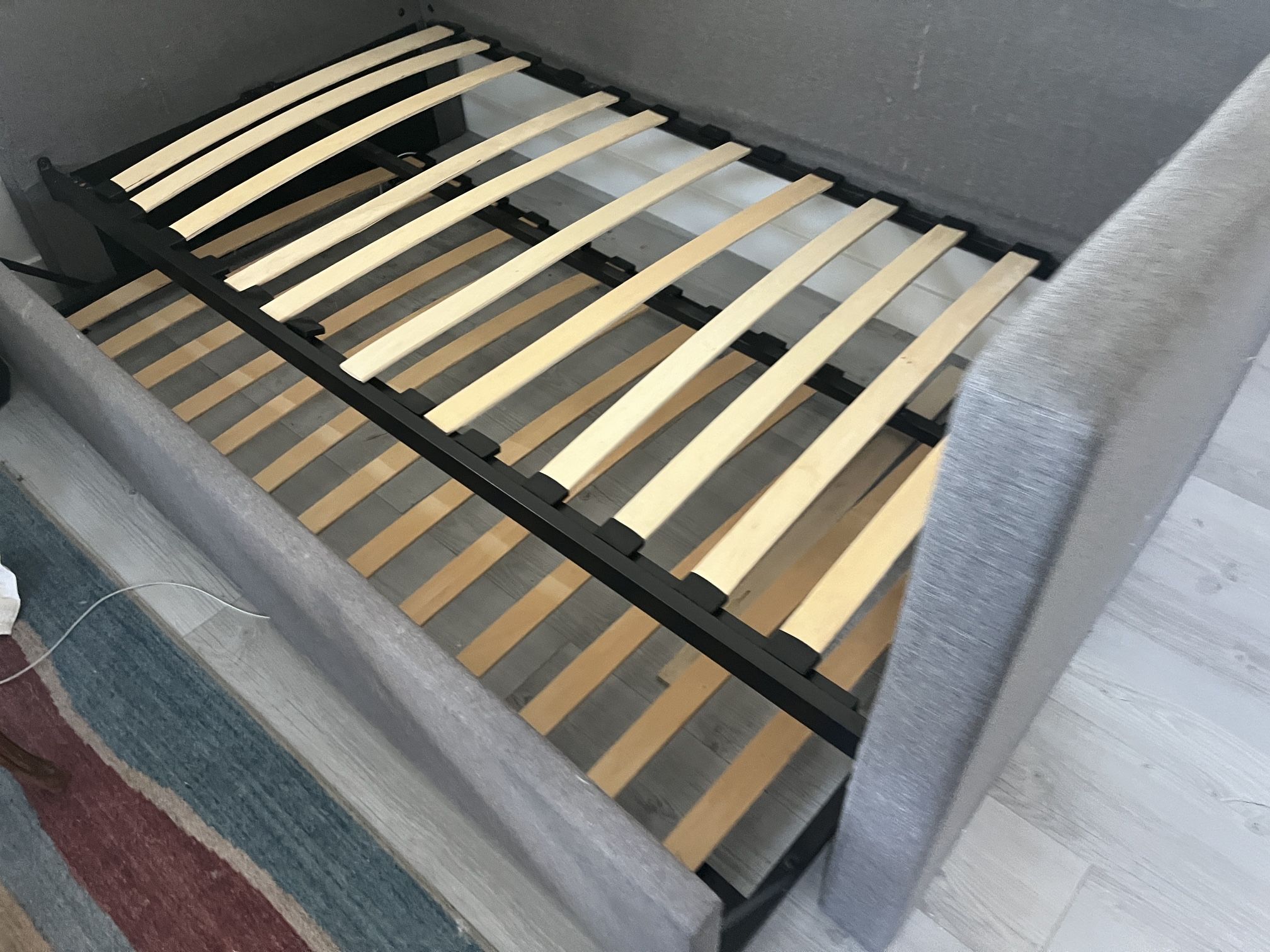Emerson Daybed With Trundle  Great Condition 