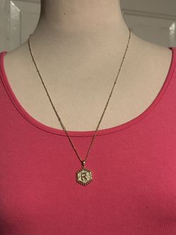 Gold Tone R Initial Reversable Heart Pendant Necklace