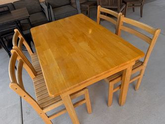 Dining table set