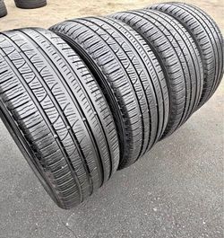 285/45/20 pirelli 📍📍 Vendo un set de llantas con 80% de vida las 4 📍🌟