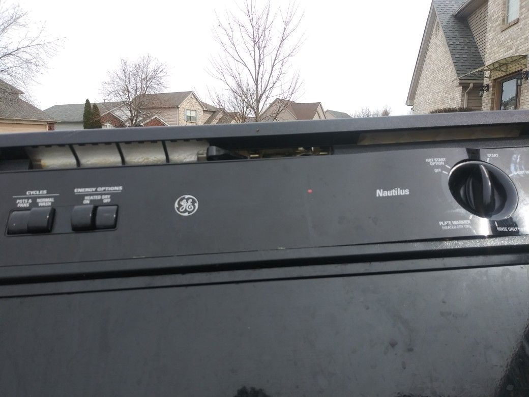 Electric stovetop and dishwasher