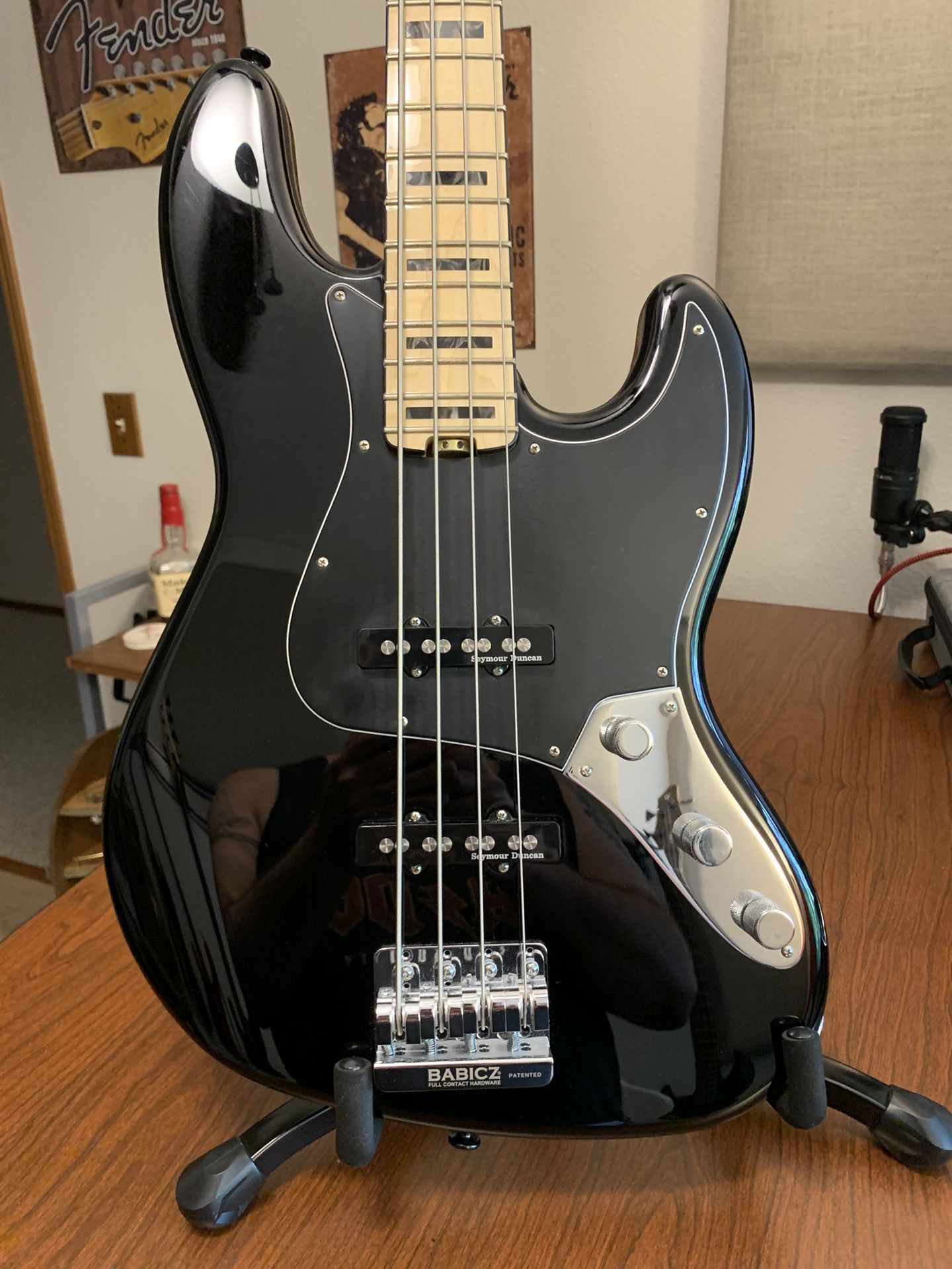2019 Fender American Elite Jazz Bass with Maple Fretboard - Black passive conversion
