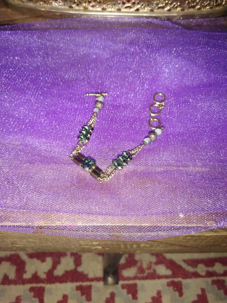 Very Pretty "Gem" Bracelet. Easy Catch. A Fun Piece To Wear.