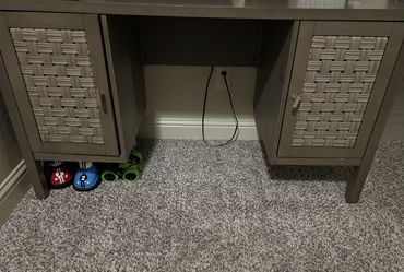 Desk With 2 Doors
