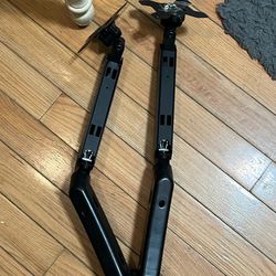 Dual monitor wall mount