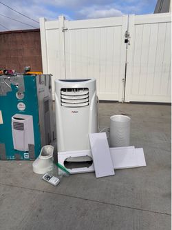 PORTABLE AIR CONDITIONER WITH REMOTE