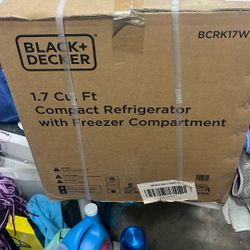 B & D 1.7 Ft.³ Refrigerator NEW, In Box