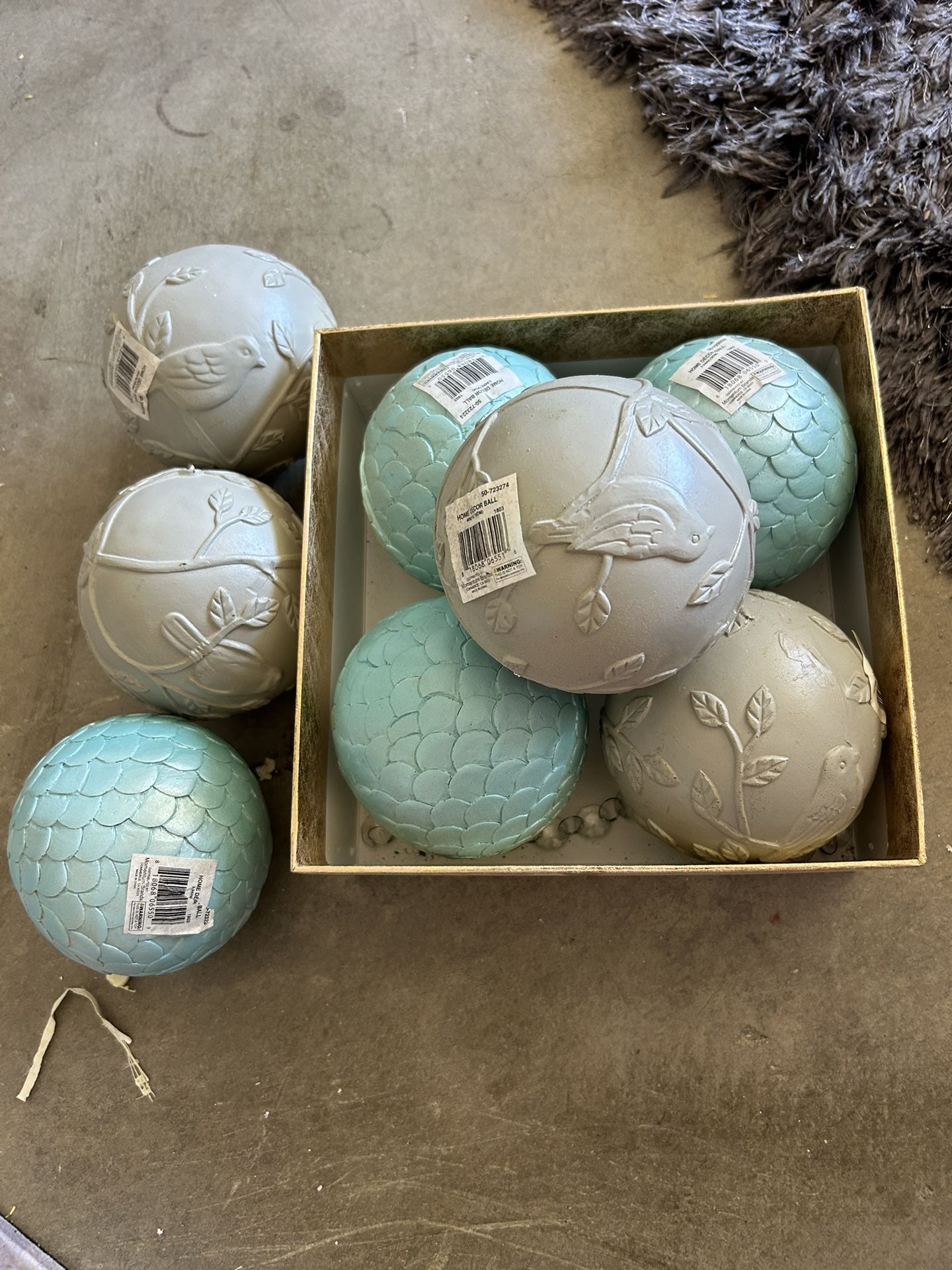 Round balls, decor, display