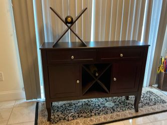 Wine cabinet