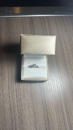 10k Natural Approx 1/2 Ct Diamond Ring