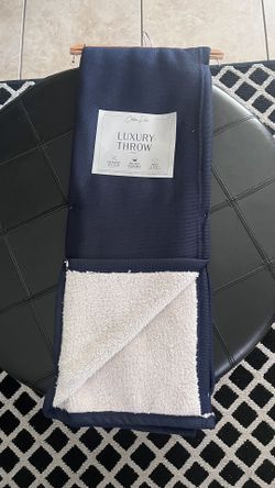 Blue/sherpa Lining Throw Blanket 