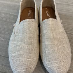 Women’s Size 7 Natural Metallic Tom’s 
