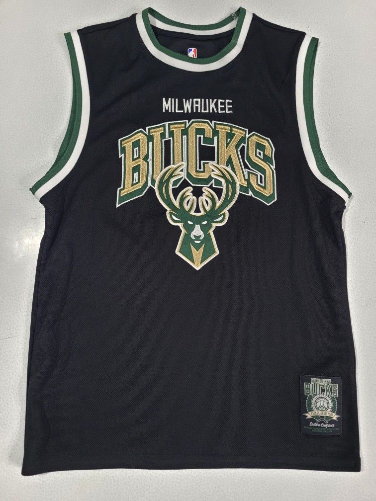 NBA Men's Milwaukee Bucks Buck Up  Basketball Jersey Eastern Conference Sz. M 