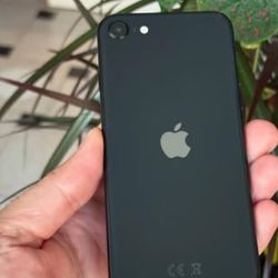 iPhone SE Unlocked With Warranty ☺️