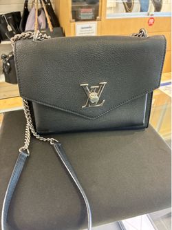 Black Louis Vuitton Lock me crossbody