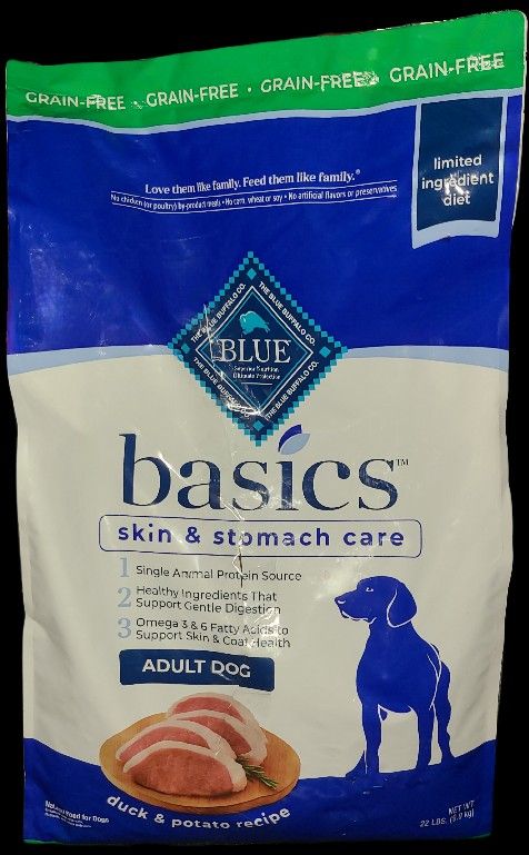 Blue Buffalo Basics - Skin & Stomach Care - Duck & Potato Recipe -  Adult Dry Dog Food 