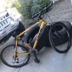 Trek 7000 Mountain Bike