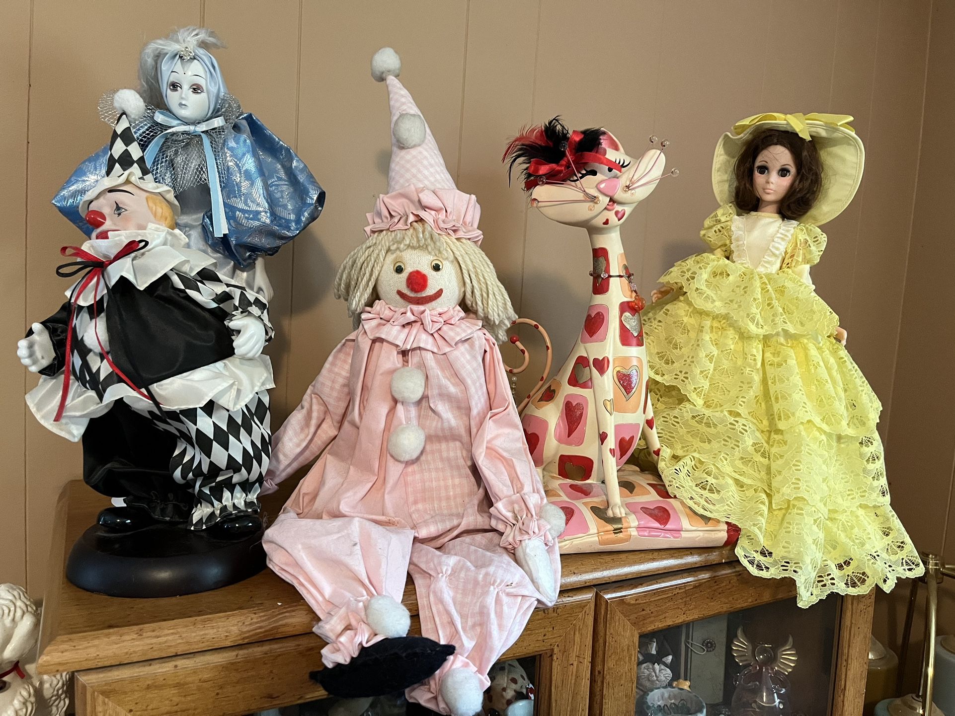 Dolls-figures