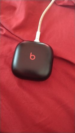 Beats fit pro charging case