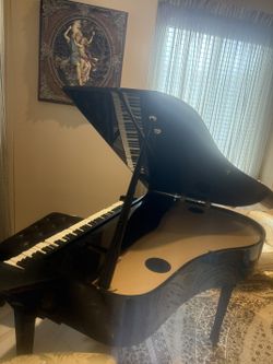 Baby Grand Piano Electric