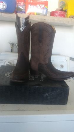 Botas. Vaqueras denver una sola puesta size 9.
