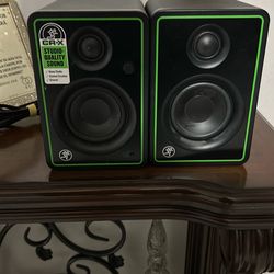 Mackie studio speakers