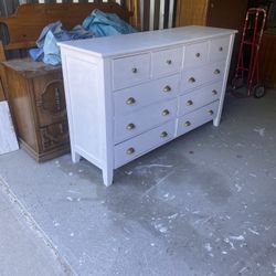 White 10 Drawer Solid Wood Dresser