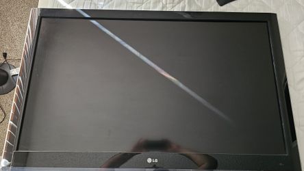 LG 47LH40 TV 47" Screen With Stand And Remote