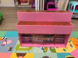 LOL surprise pop up store carry along toy