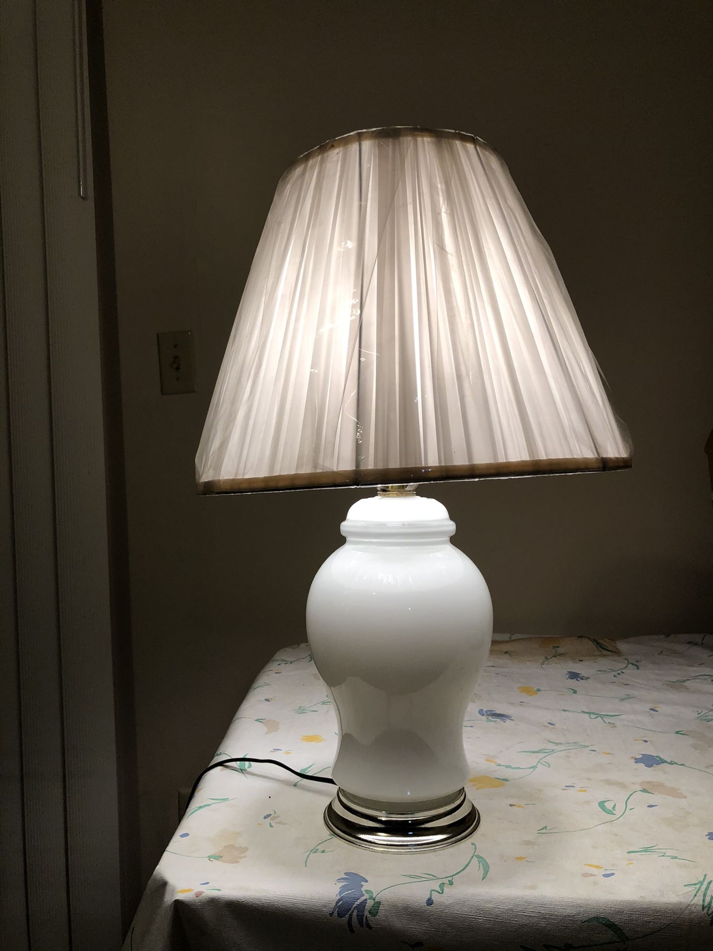 Table lamp