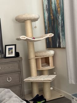Cat tree (brand new)