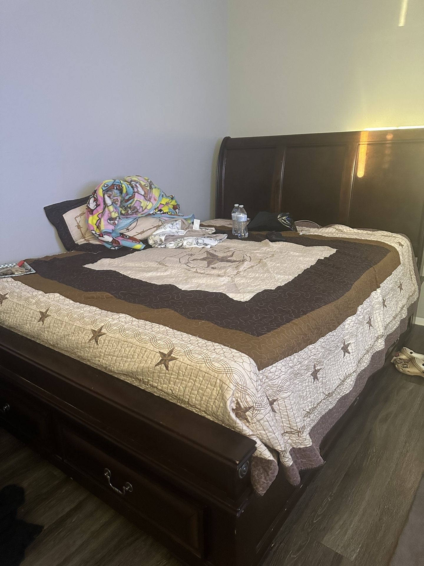 Bed Frame W/ 6 Drawers