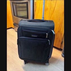 LOW PRICE MOVING- AS IS SAMSONITE SPINNER CARRY ON LUGGAGE