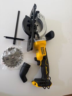 DEWALT 20V Brushless Circular Saw with Blade