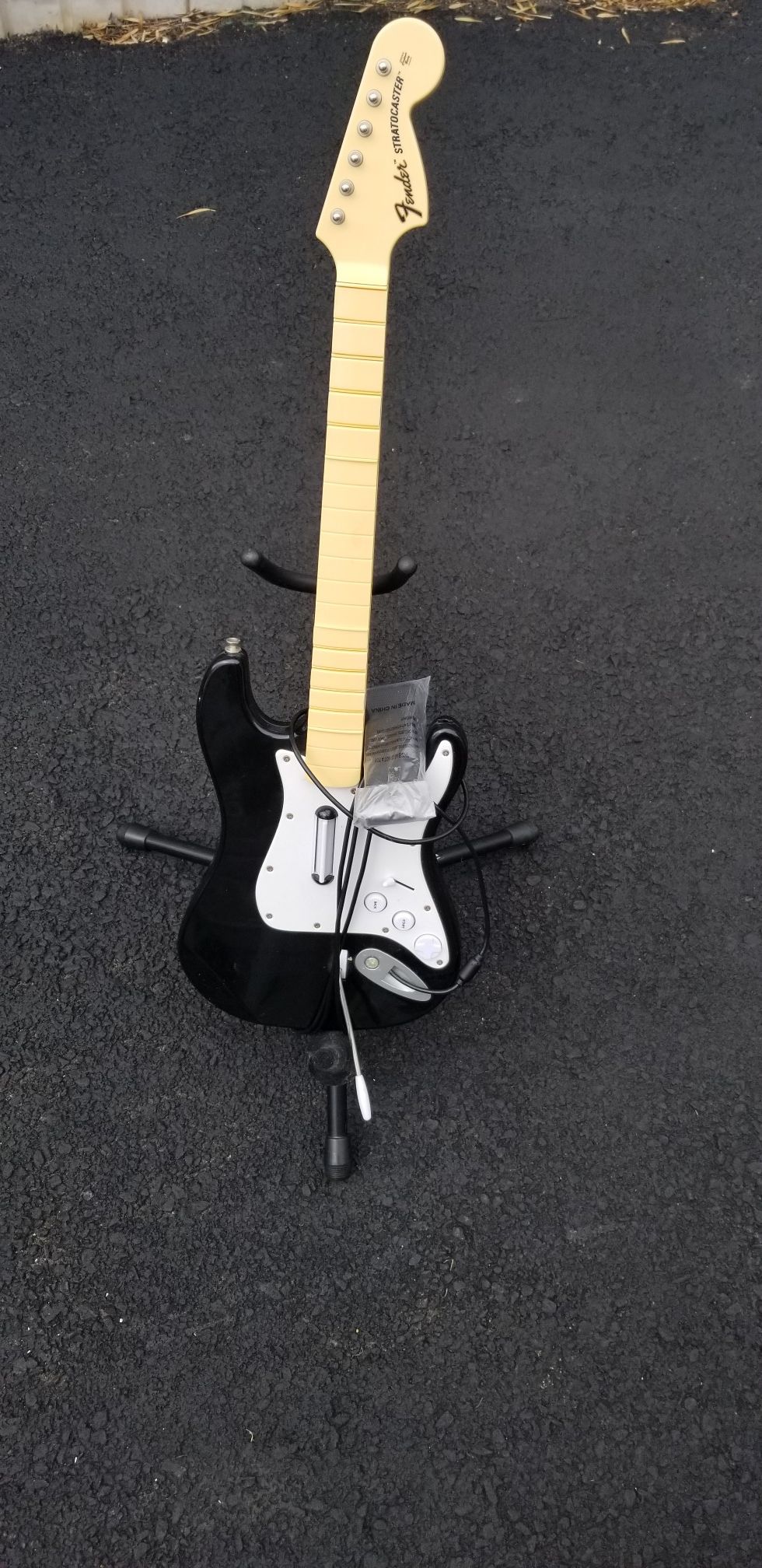 ROCK BAND GAME Fender guitar with stand