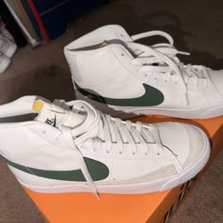 Nike Blazer Mid 77 Vintage Pine Green