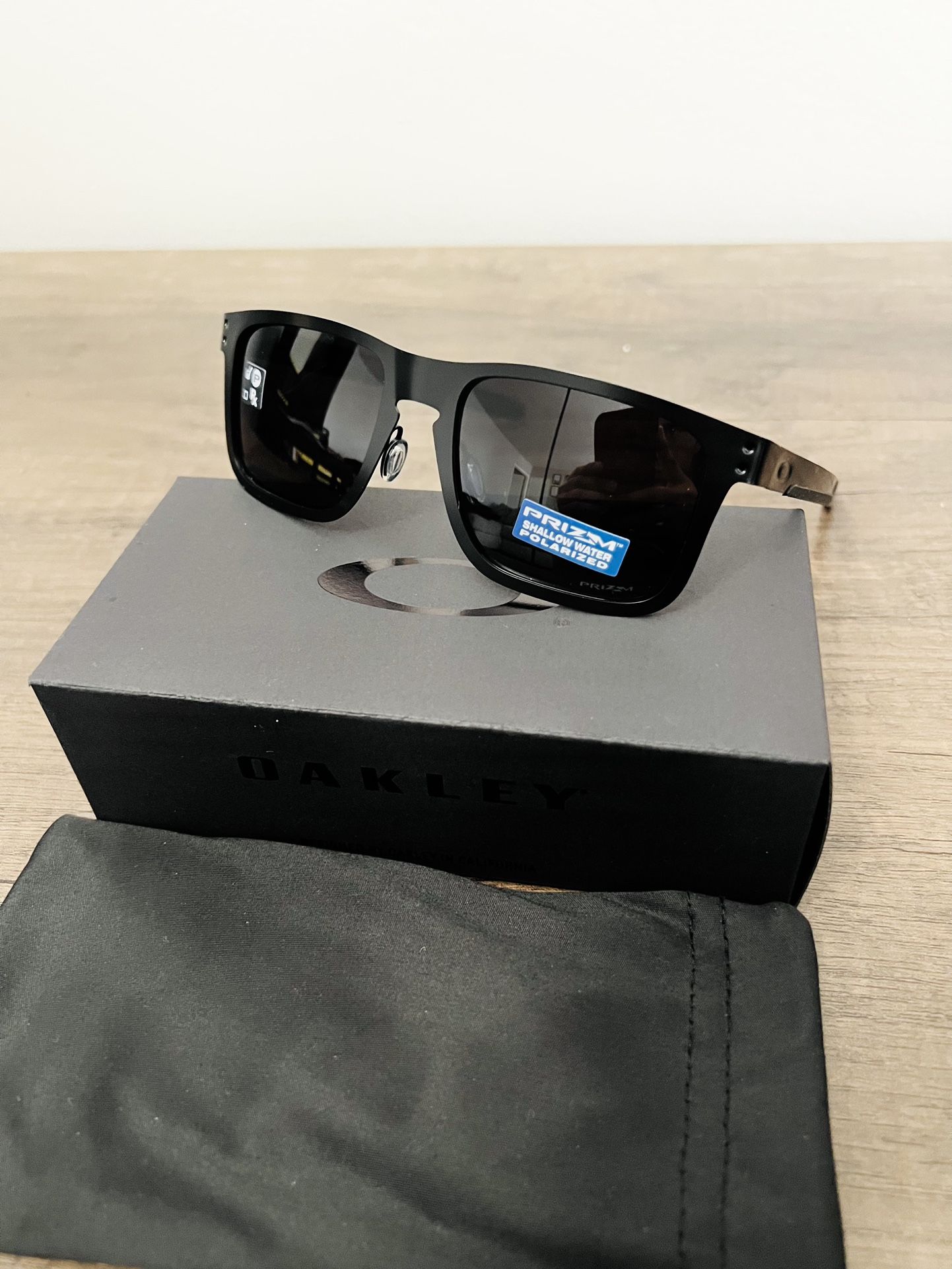 Metal NEW Polarized Oakley Holbrook With Original Packaging