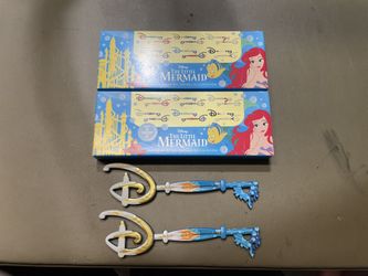 Disney The Little Mermaid Key Set King Triton Reversible Key